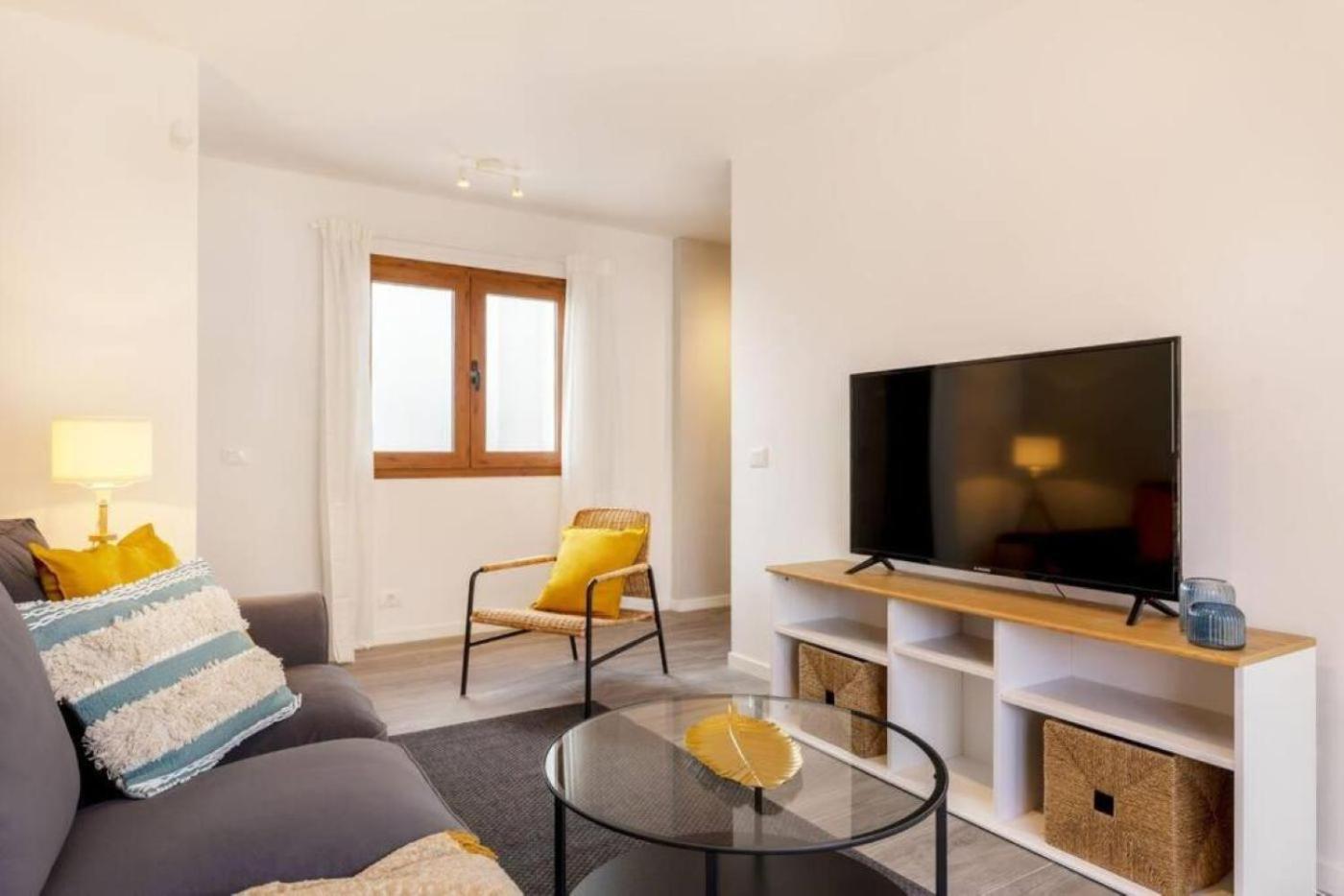 Apartment Charming Place Near The Casa Checha